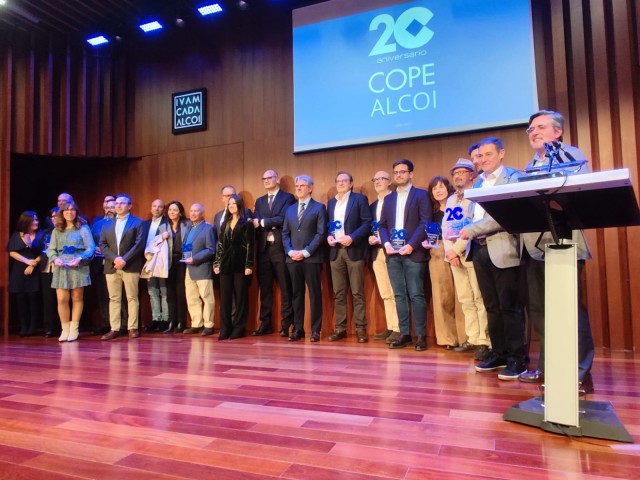 La Festa de Moros i Cristians rep un reconeixement amb motiu del 20 aniversari de la presència de COPE Alcoi