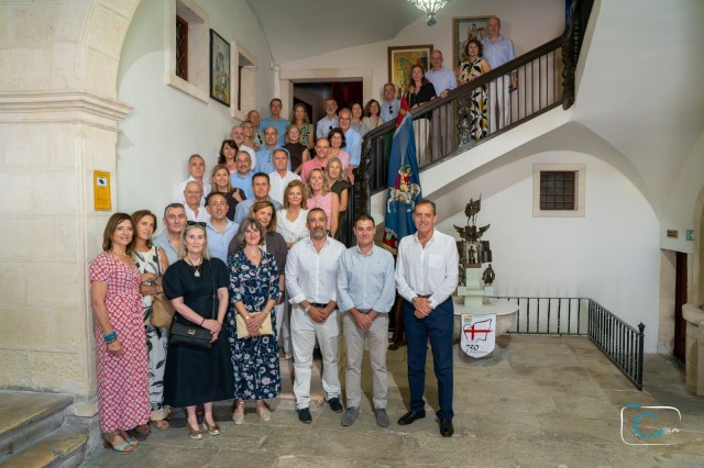 El Consejo Superior del Ejército del Aire y del Espacio conoce de primera mano la Festa de Alcoy y se suma al 750 aniversario