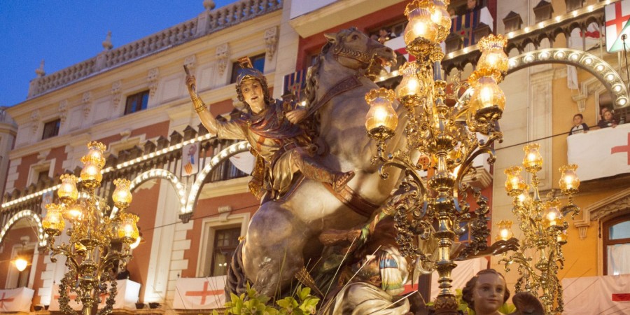 36 PROPUESTAS PARA EL LOGOTIPO DEL 750 ANIVERSARIO DEL PATRONAZGO DE SAN JORGE