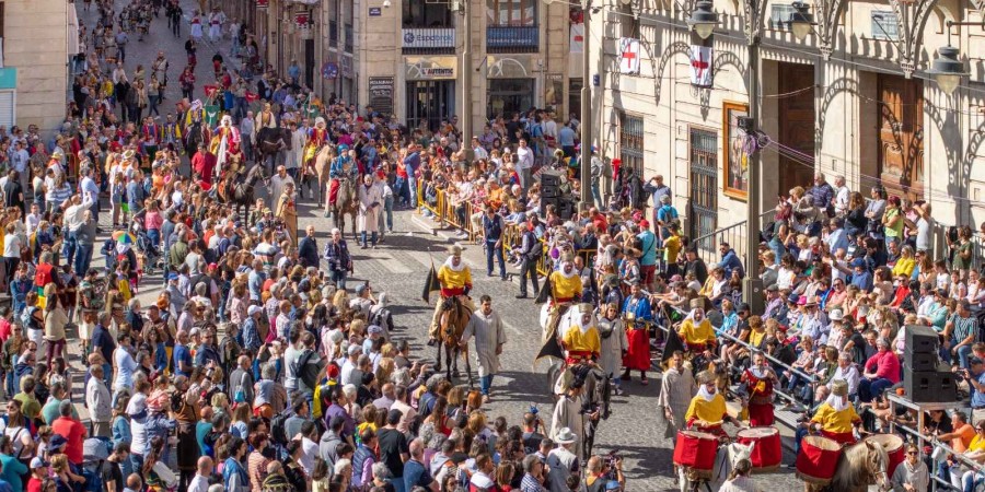 El Patronato Provincial de Turismo Costa Blanca ha participado con una ayuda económica en los actos de las Embajadas, mora y cristiana, y la Aparición de San Jorge